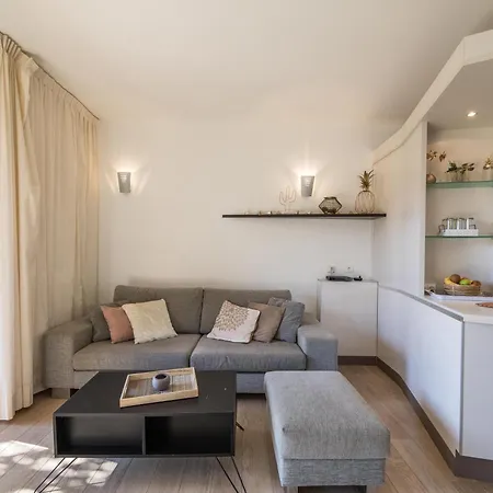 4 Etoiles Piscine Et A Pied Πόρτο Βέκιο