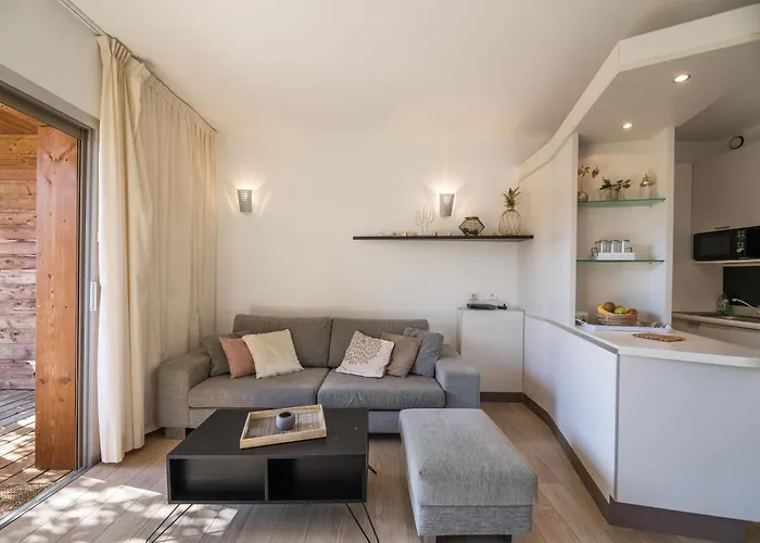 4 Etoiles Piscine Et A Pied Porto-Vecchio (Corsica)